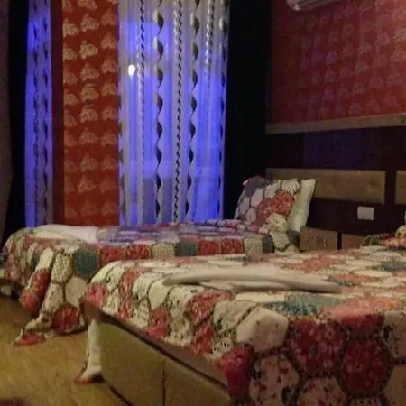 Rozz 1 Hotel 2*
