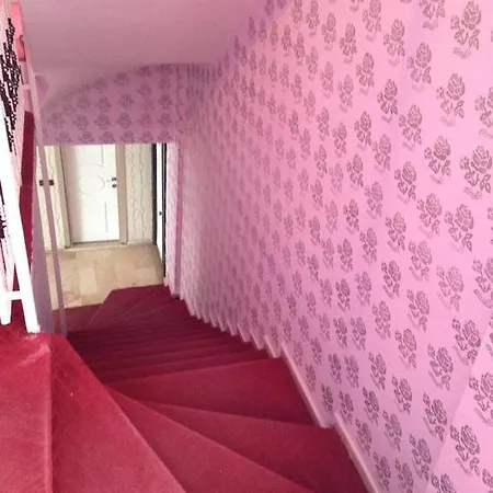 Rozz 1 Hotel